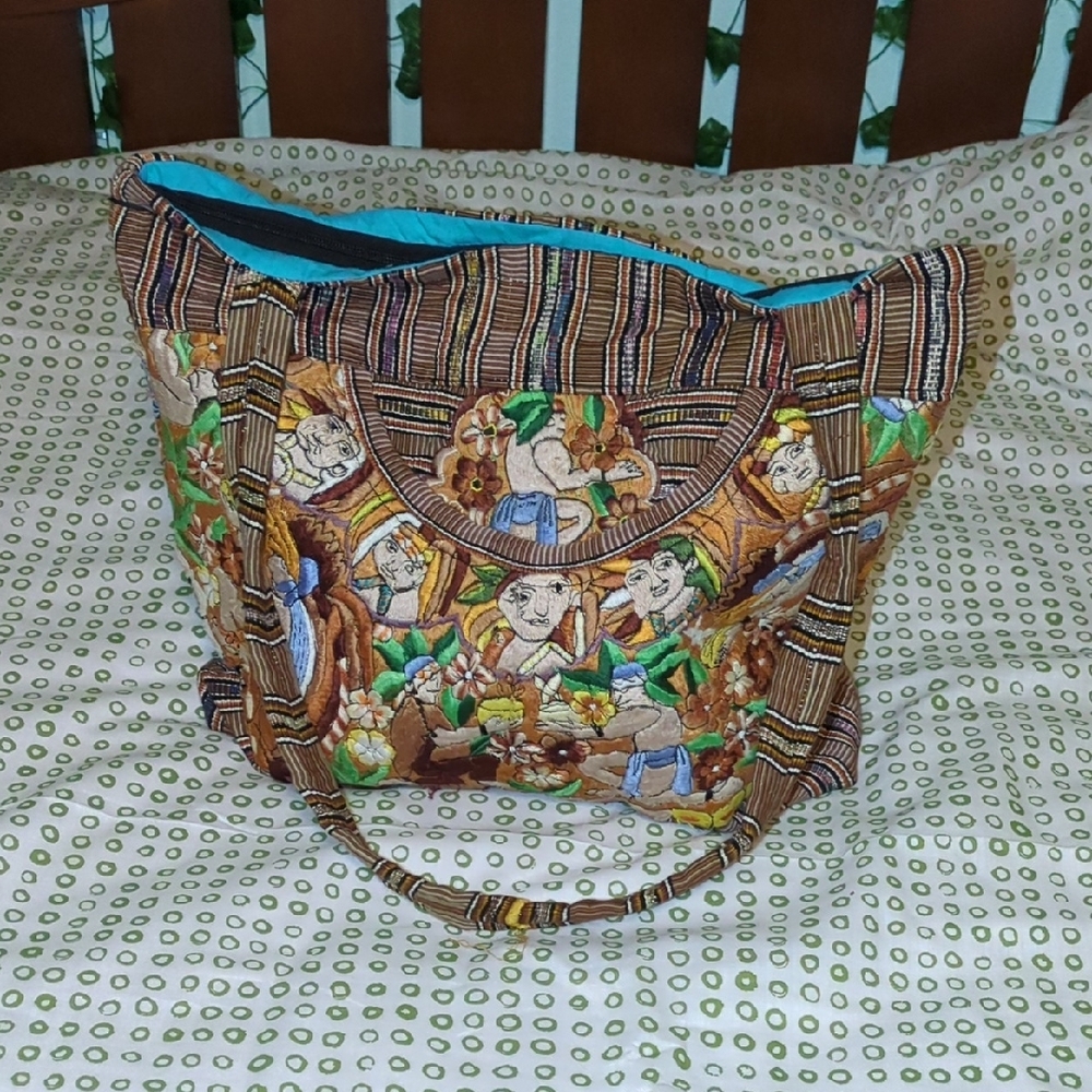 Francesca's Collections Multicolor Embroidered Sh… - image 4